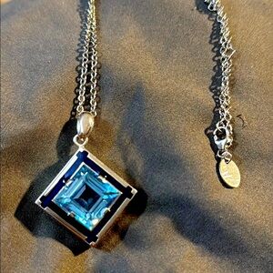 Elegant Silver and Blue Pendant Necklace